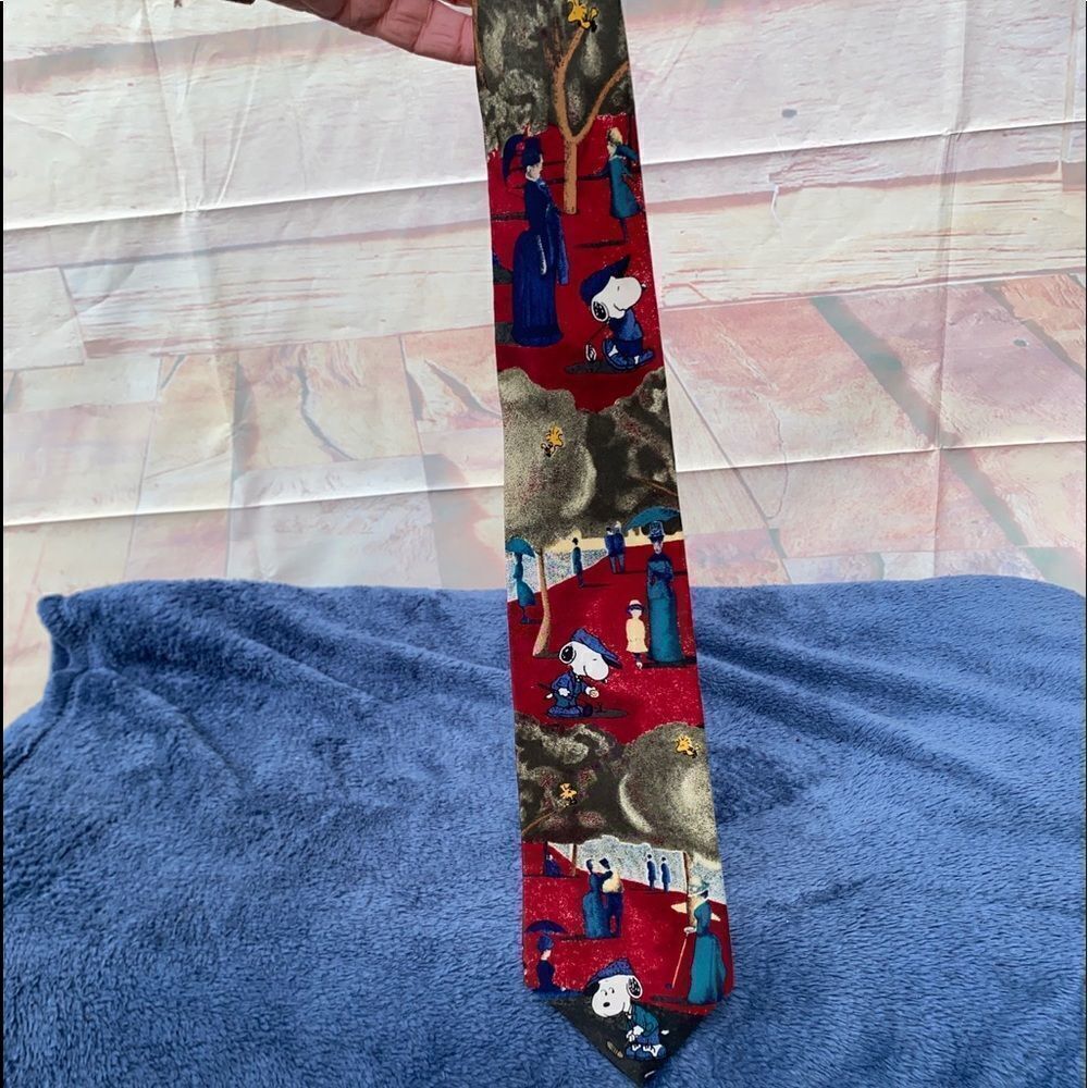 Peanuts 100% imported silk neck tie